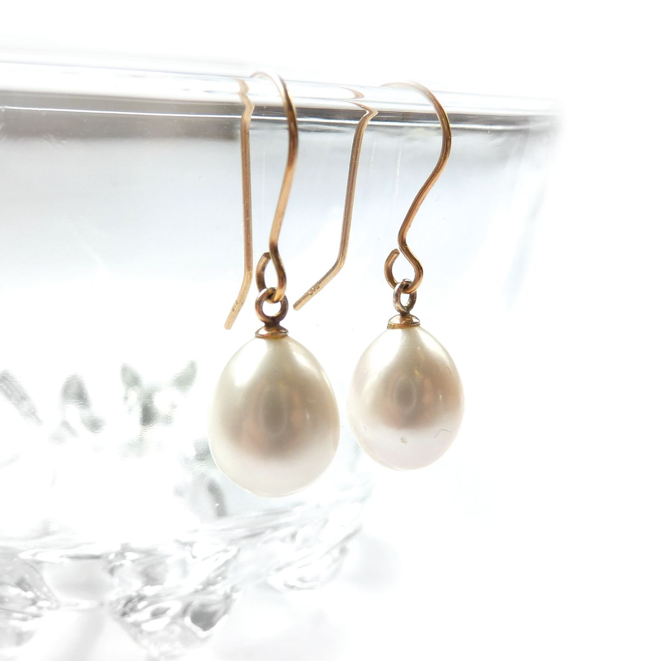 Classic 9ct Gold Pearl Drop Earrings