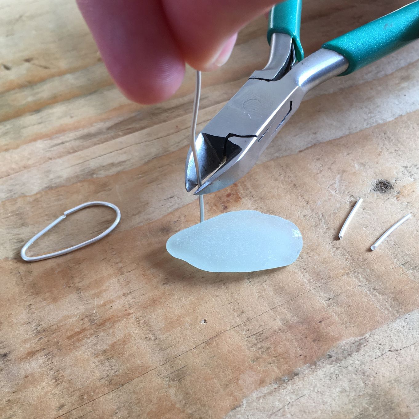 How To Make A Prong/Claw Setting For Irregular Shapes Stones