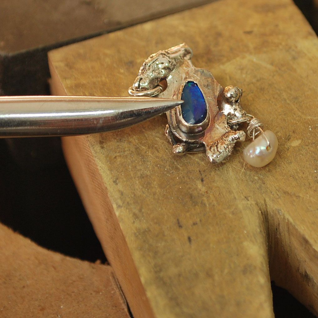 Studio Notes: Decorative Bezel Wire for Gemstone Settings, Jewelry
