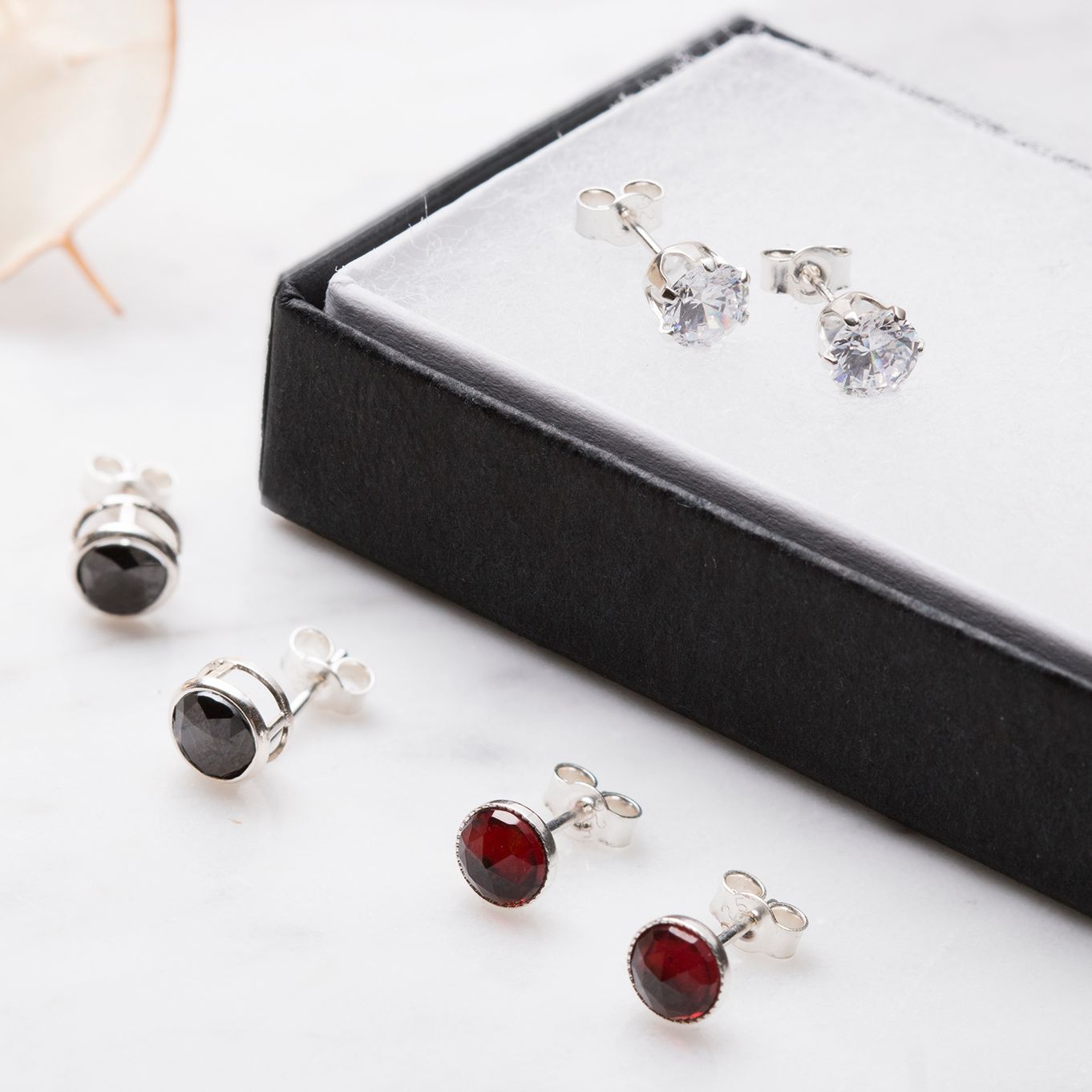 A Guide To Anniversary Gemstones & Jewelry