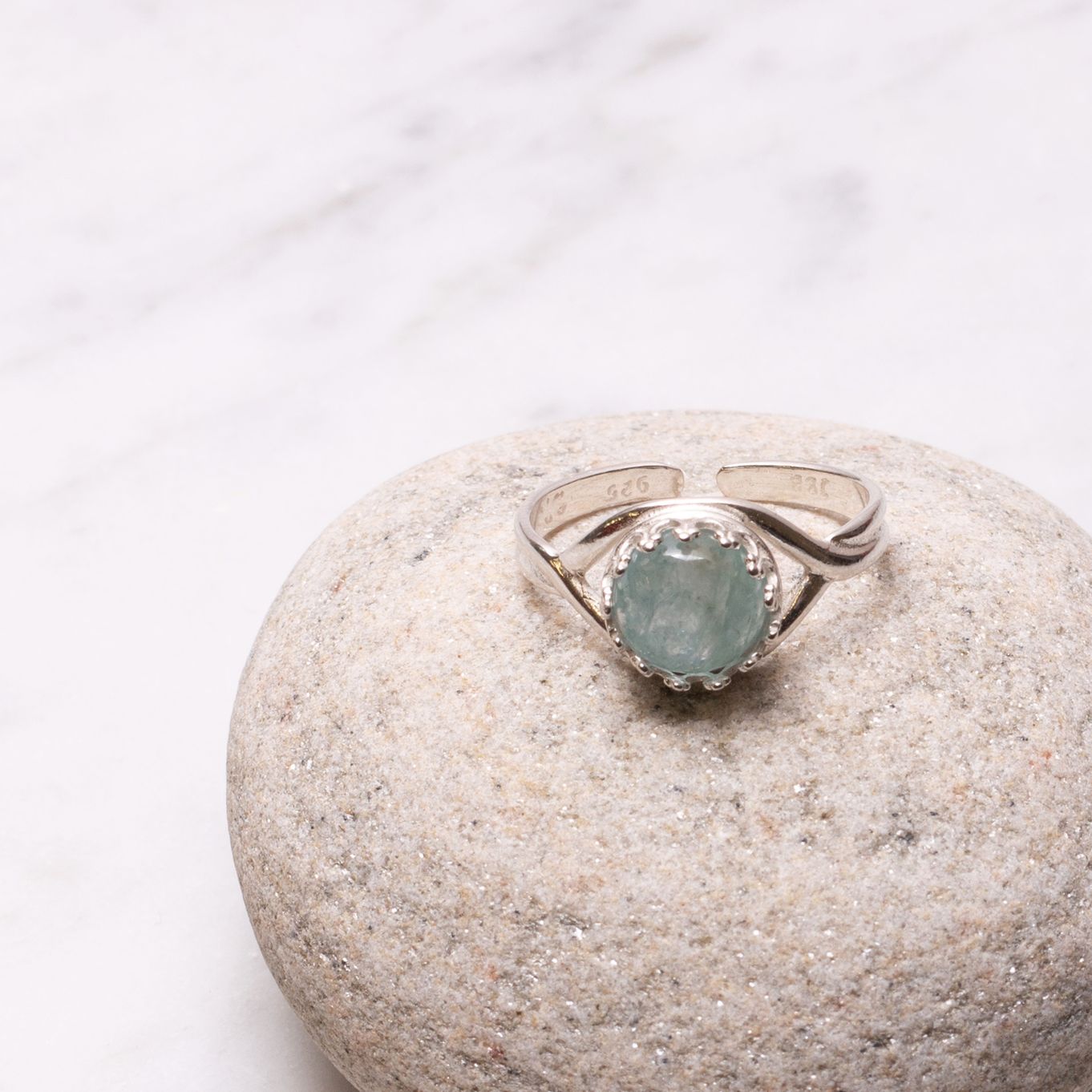 Aquamarine stone march store birthstone ring