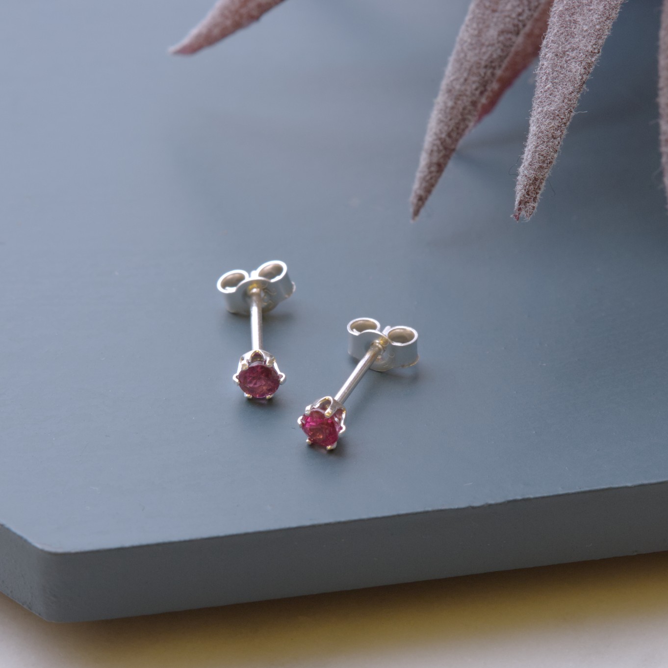 Ruby Snaptite Earstuds