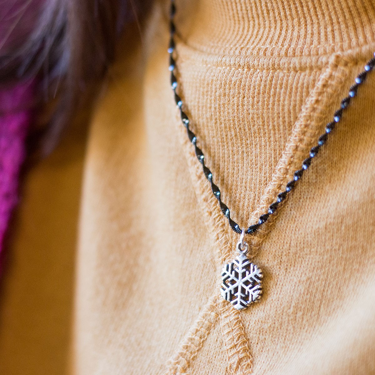 Snowflake Twist Necklace