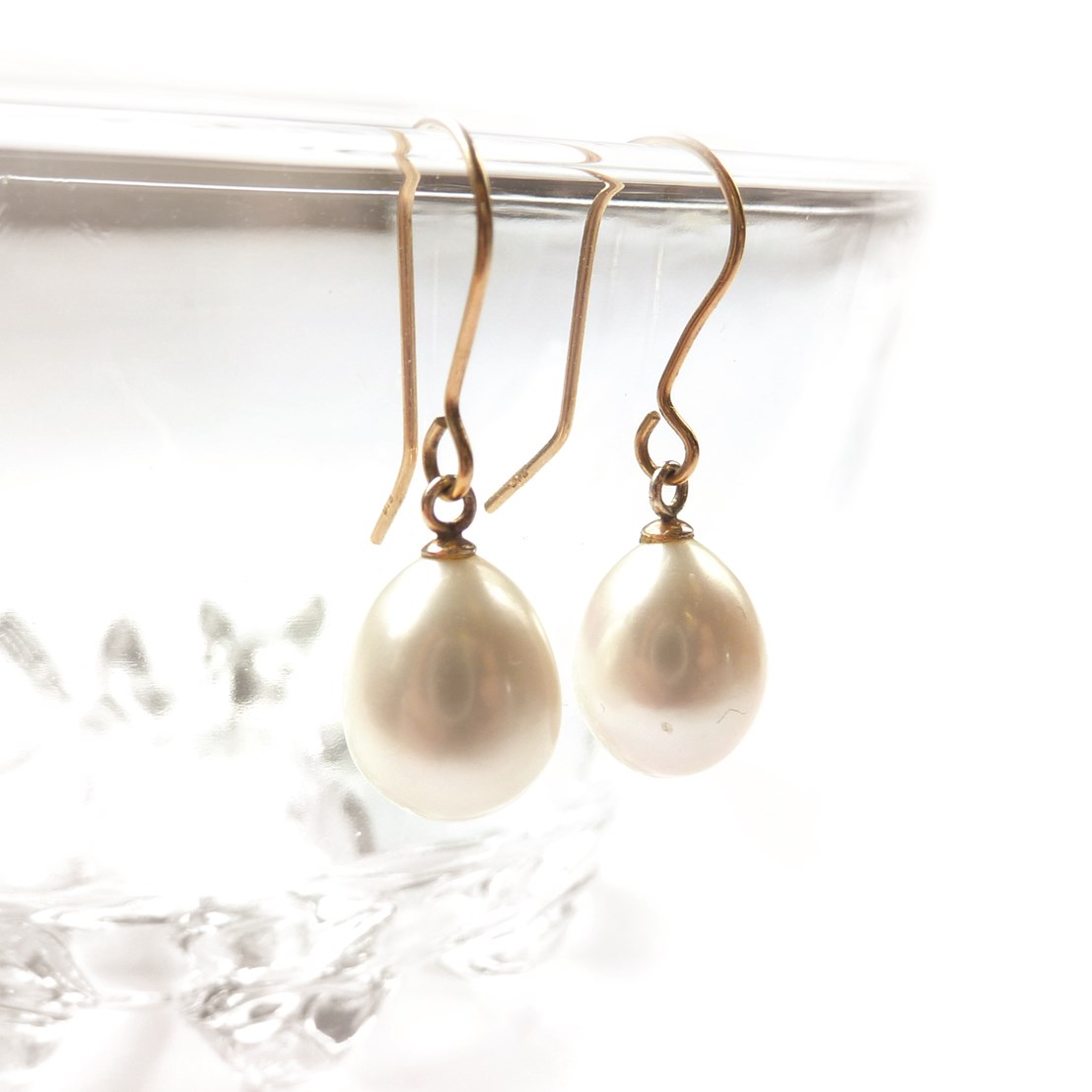 pearl earrings