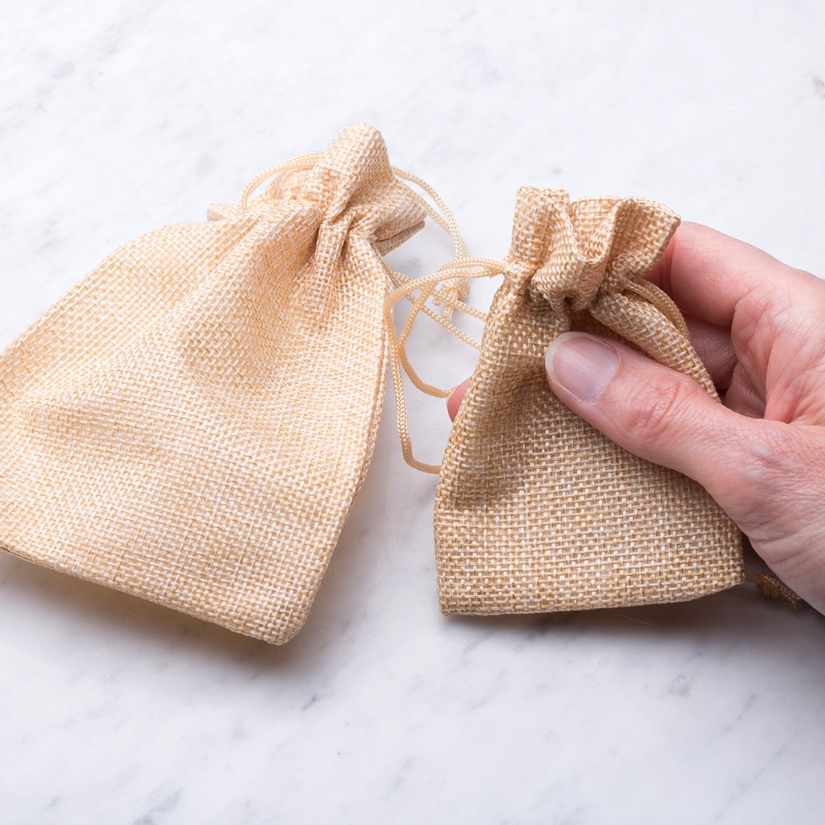 hessian bags hand.jpg