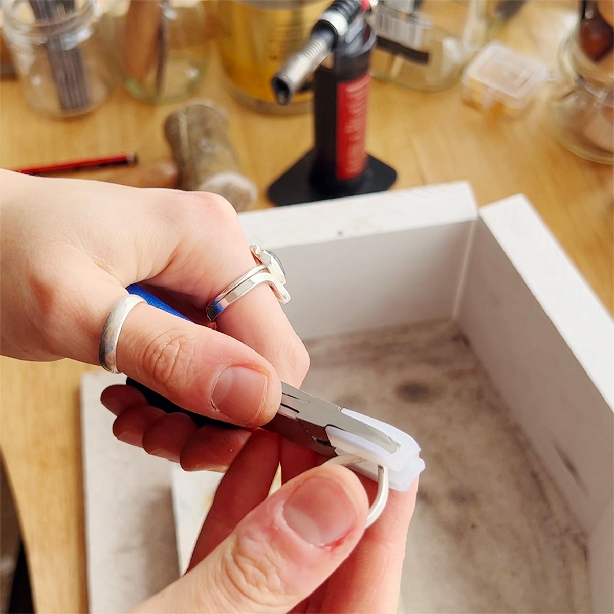 shaping wishbone ring