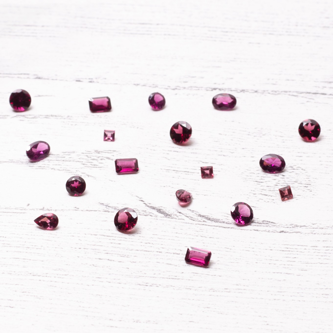 rhodolite garnets w33.jpg