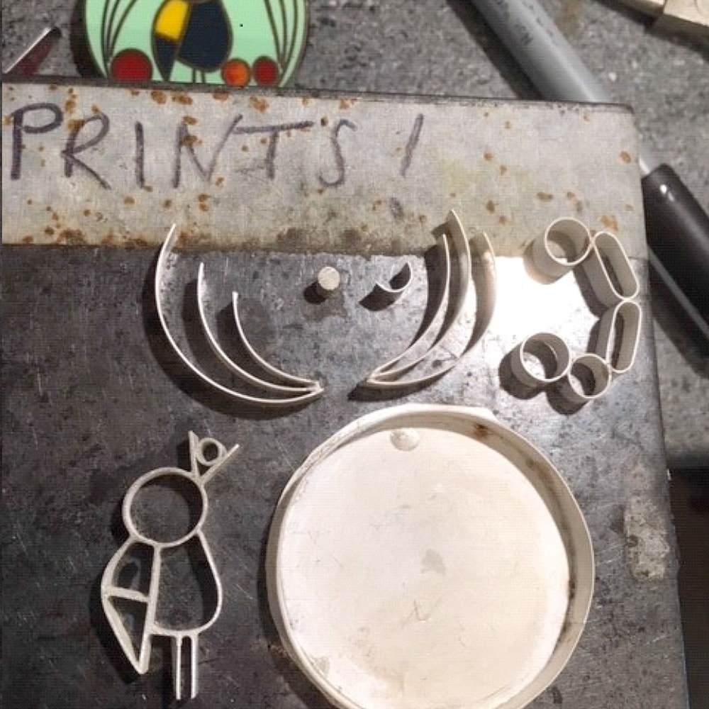 how to make resin jewellery