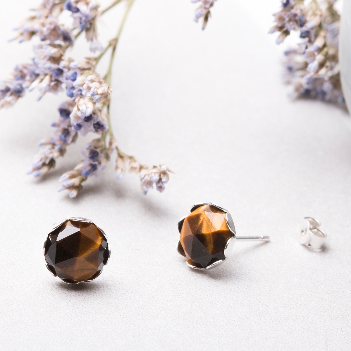 Tiger's Eye Earstuds