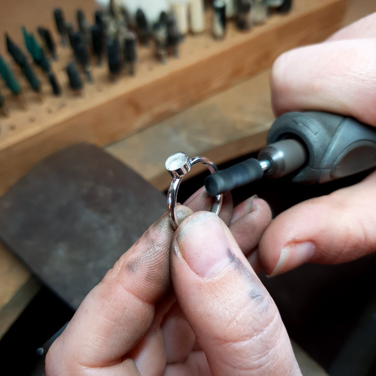 how to make bezel set cabochon ring