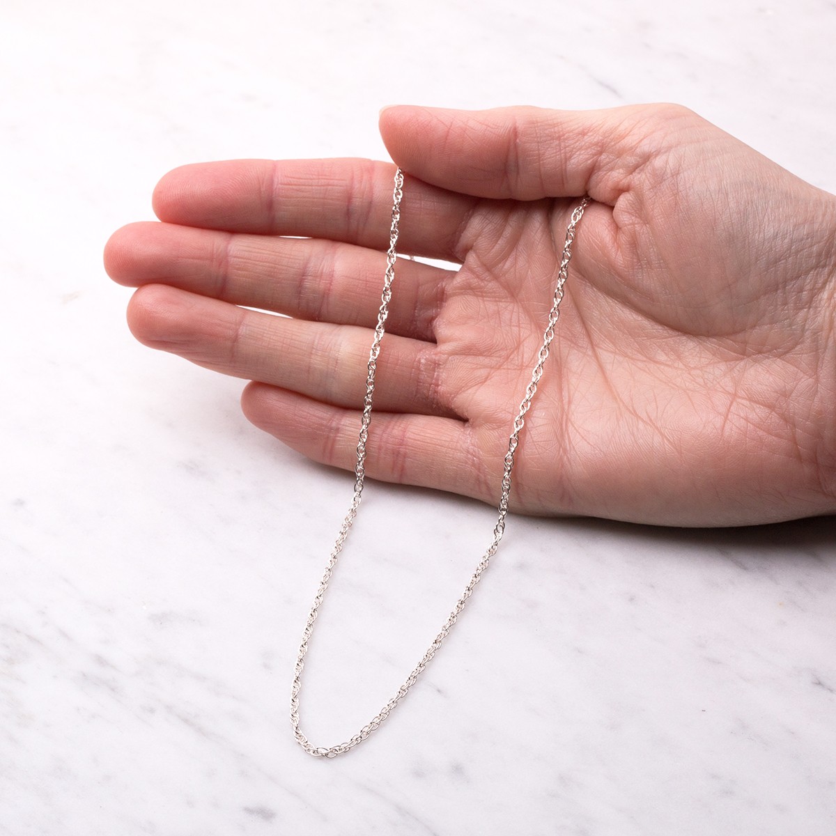 sn7-hand-medium-rope-chain.jpg