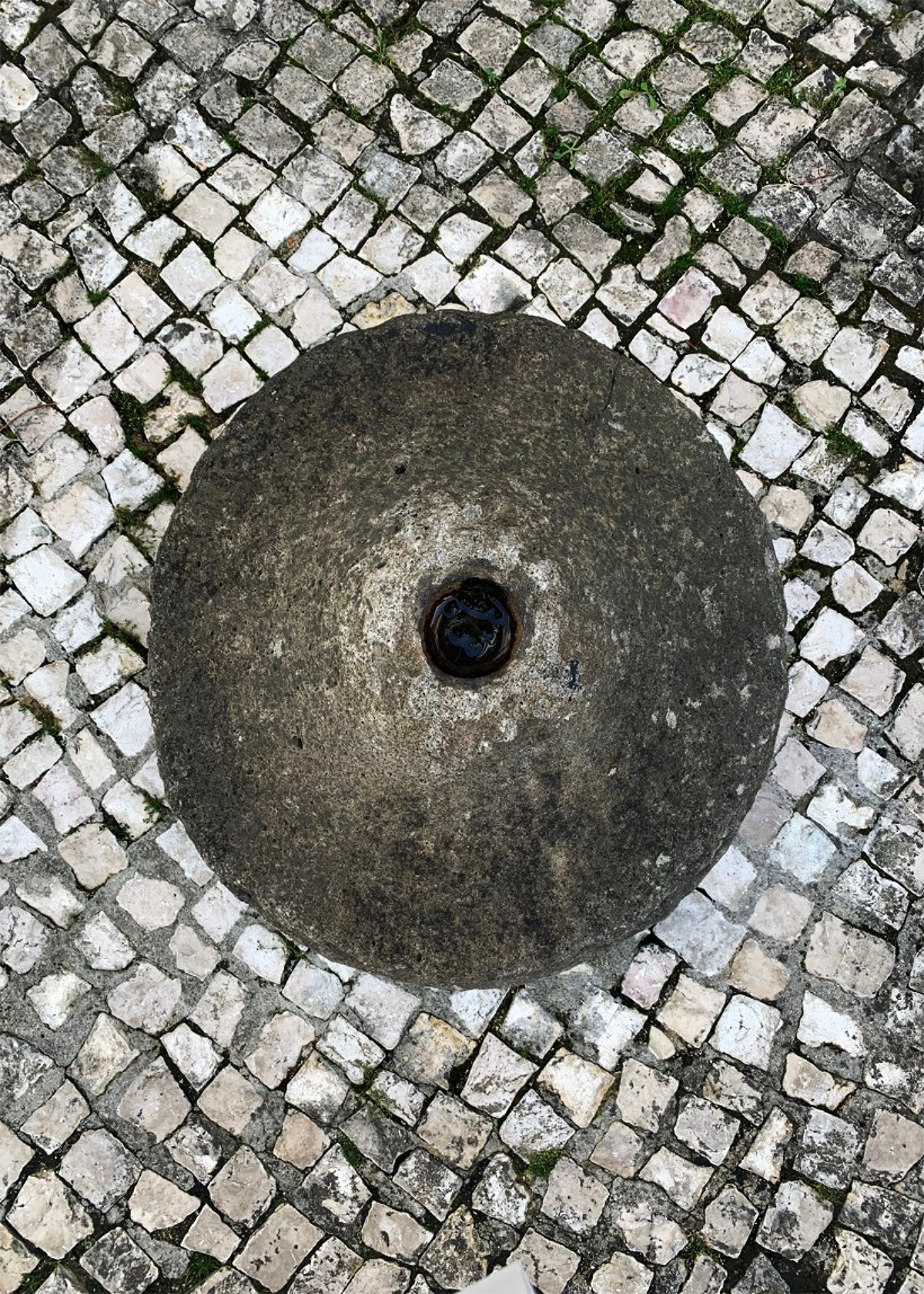 kumiko cobbled pavement