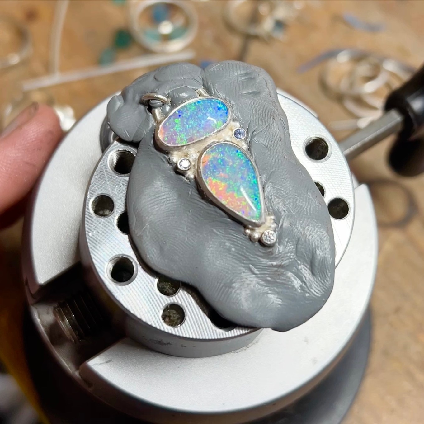 kernowcraft-sea-surf-rocks-opals3.jpeg