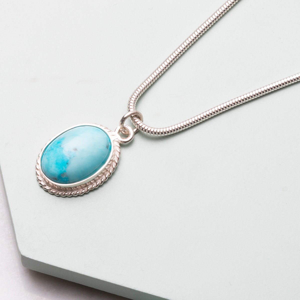 howlite turquoise necklace.jpg